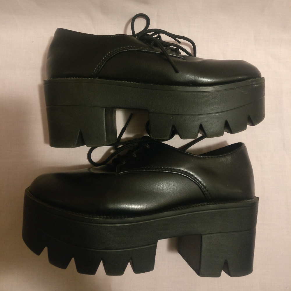 Black Lace-Up Oxford Platform Shoes